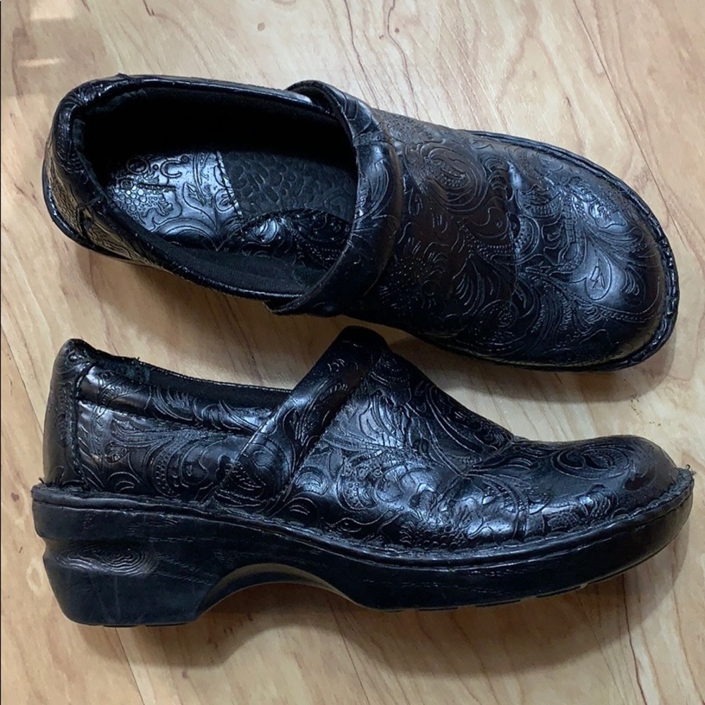 BOC Black Floral Clogs Size 9.5 Excellent Cond.